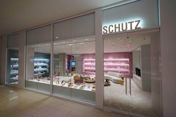 Schutz Aventura Boutique