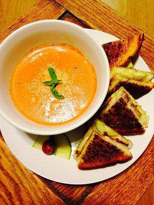 Granny Smith Apple & Bacon Grilled Cheese sandwich with Tomato Basil Soup. The dream team for the "Soup Dip"