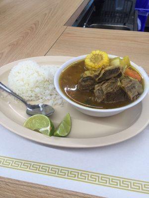 Sábado y domingo sopa de res