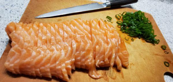 Sharp Knife vs Salmon fillet