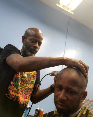 DOING MY THANG! Barber Shop