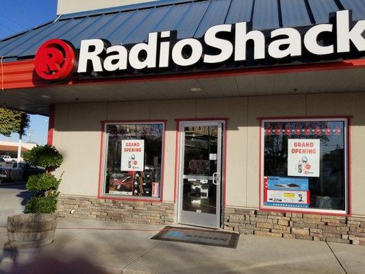 RADIO SHACK
 1700 CROWSLANDING RD
 SUITE B 
 MODESTO CA 96358
 2098469722