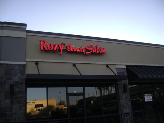 Rozy Beauty Salon