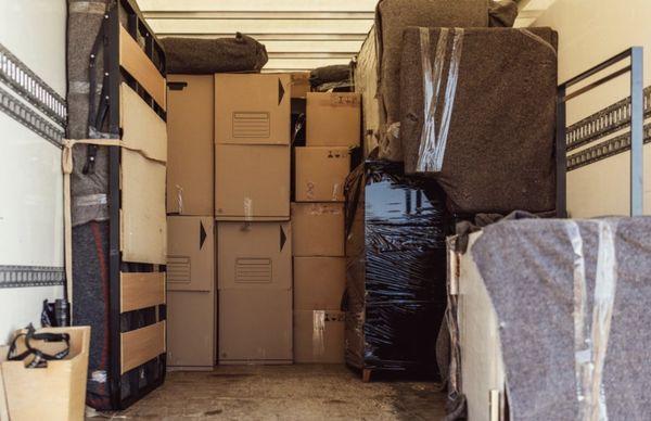 Relax while Quick Move takes on the heavy work! Carefully transporting your home goods and items are our priority.