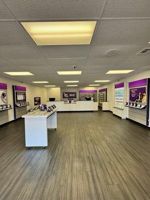 Metro by T-Mobile Authorized Retailer