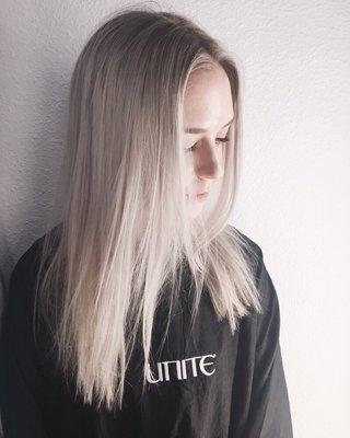 Icy blonde by Lisa