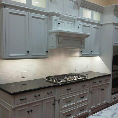 Traditional style kitchen in Heritage Palms CC.