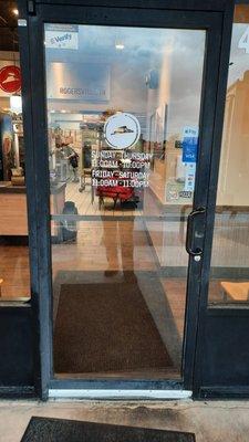 Commercial door glass replacement