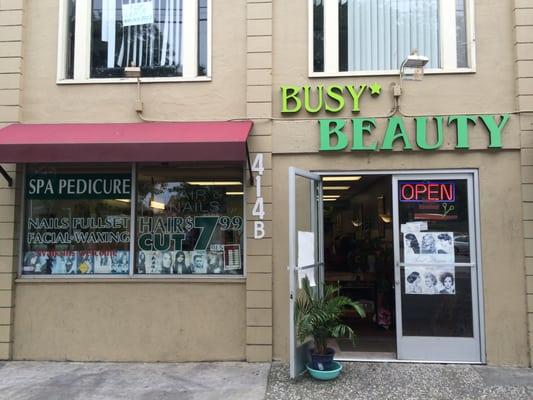 Front of Busy Beauty Hair Salon on William St. San Jose