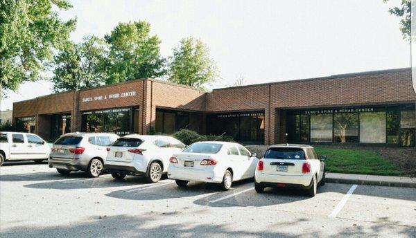 Back of the clinic has more spacious parking lot