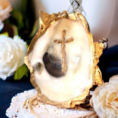 Gilded Cross oyster shell