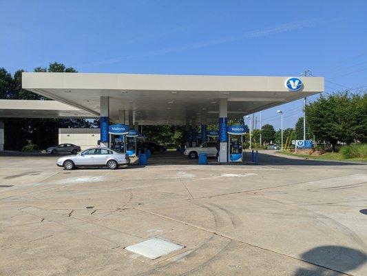 Outside the gas station. There are 16 pumps at this Valero in Johns Creek.