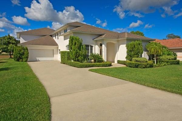 2609 Grumman Court, located in the Spruce Creek Fly-In Community in Port Orange