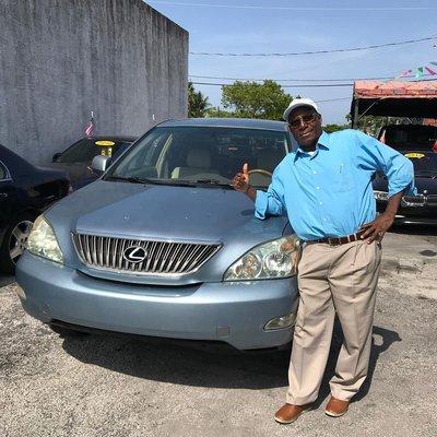 Happy #Lexus #rx330 customer! Blue shirt and #car  is a nice color for men isn't it?