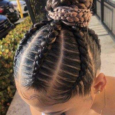 Women's natural braids