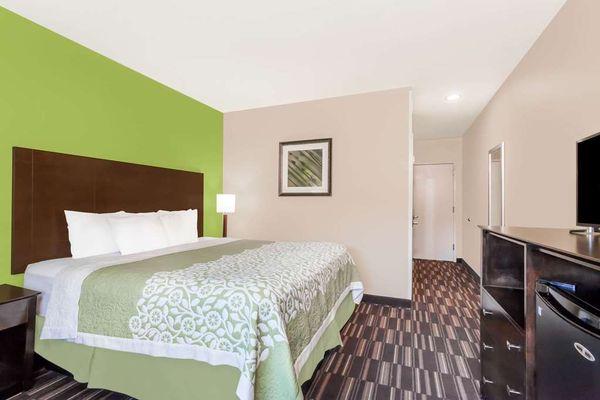 Days Inn & Suites By Wyndham Jamaica JFK Airport