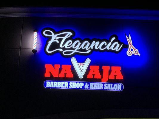 Elegancia by Navaja