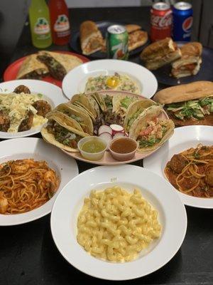 Tacos, sándwich, pasta, tortas