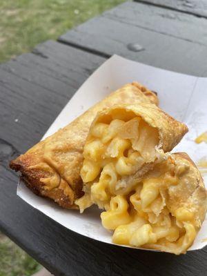 Mac n Cheese Eggrolls