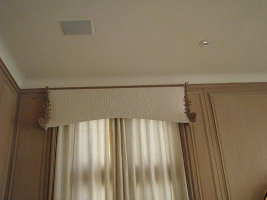 Custom cornices