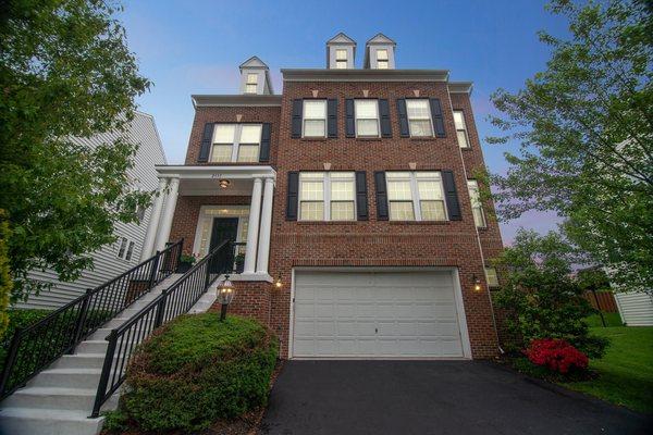 2337 Brittany Parc Falls Church, VA sold by the Oliva Home Group for record price!