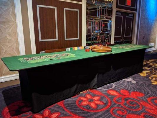 Double roulette table holds 16 to 18 players at once and has 2 dealers