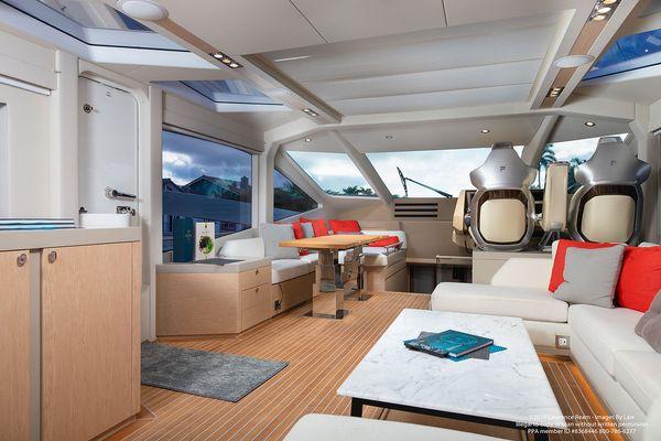 Numarine 80 Ft - Living Room