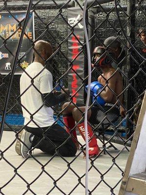 Father and Son.
Feliz coaching his Young and talented Fighter/Son Spencer "The Fury" Ford to his 3 Rd decisive Victory.