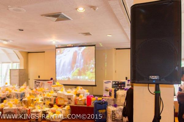 Projector and Portable Screen Rental Packages.
 http://www.kings-rental.com/projectors_and_screens_rental_miami.html