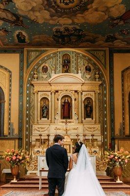 Church flowers in the Altar urns 
 
 Photo by: Trevor and Elisebeth (@trevorandelisebeth)