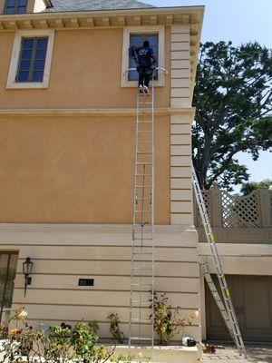 Exterior window cleaning