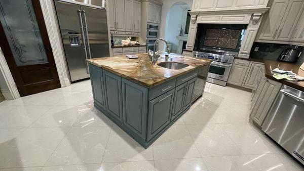 spectacular color change in kitchen island