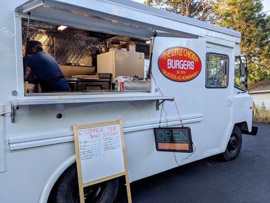 New food truck at Lucky 5 Shell