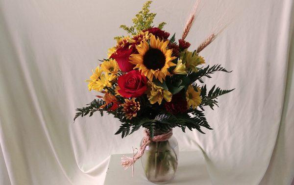 Fall Sun Flower and Red Roses Vase Design