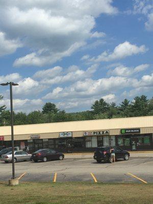 Epsom H&R Block -- 940 Suncook Valley Highway Southbound / Route 28, Epsom        Storefront