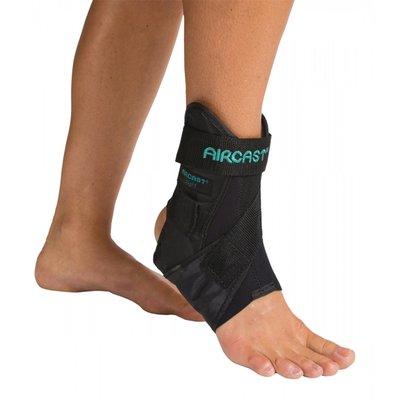 Incorporates clinically-proven semi-rigid shell and aircells to provide comfort and ankle support.