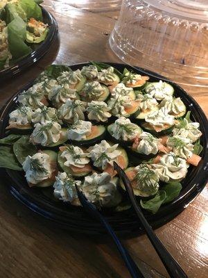 Salmon cucumber bites