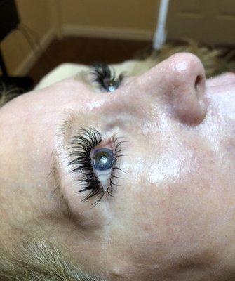 Volume lashes extensions