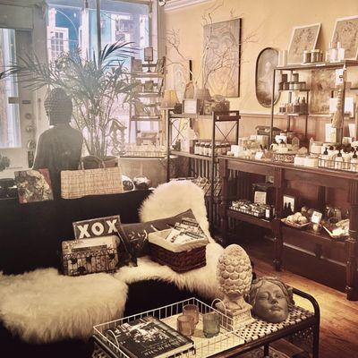 Bohemian vibe shop and art gallery of @eriveroartist  Curated around the concept of mindfulness empowerment, and soul healing.