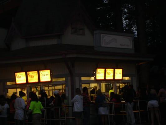 Old South Confectionary - At night