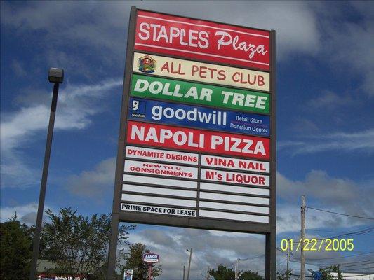 Staples Plaza, Wallingford, Connecticut