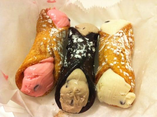 Mini Strawberry, Chocolate and Vanilla Cannoli