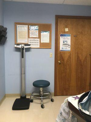 Exam room at Higganum Family Medicine.