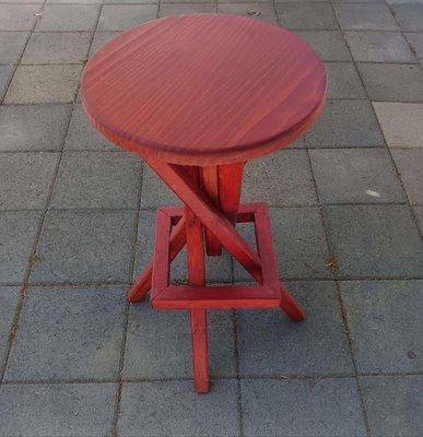 Twisted Stools