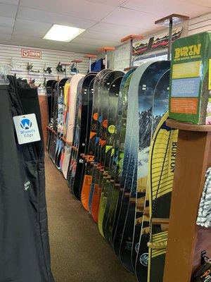 Snowboards by Capita, Libtech, Gnu and Never Summer!