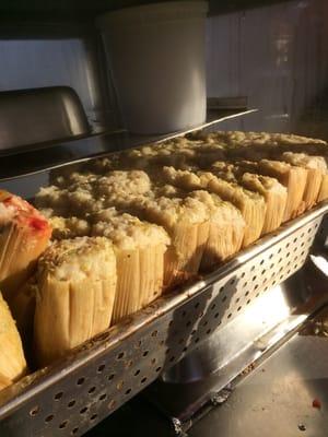 Tamales de pollo c/salsa verde.                           Chicken tamales whit Green tomatillo sauce.