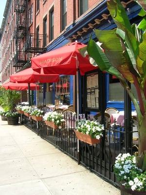 outdoor seating along Washington Street