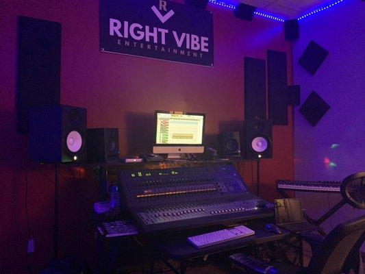 The new right vibe studio A