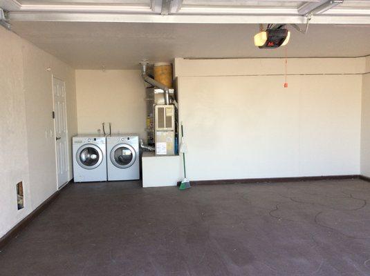 NICE 2 CAR GARAGE IN CARSON CR HOME