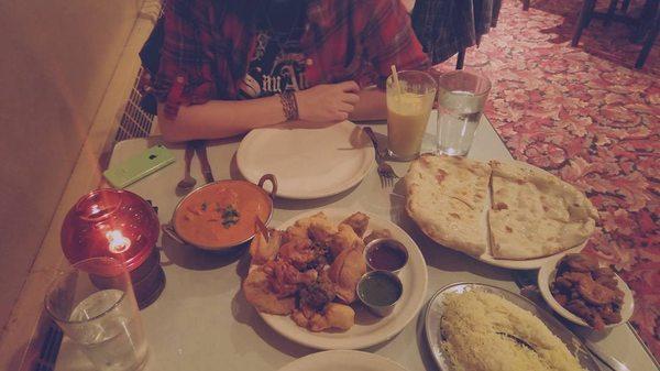 Assorted Appetizer platter and everyone's favorite, Chicken Makhani!!!